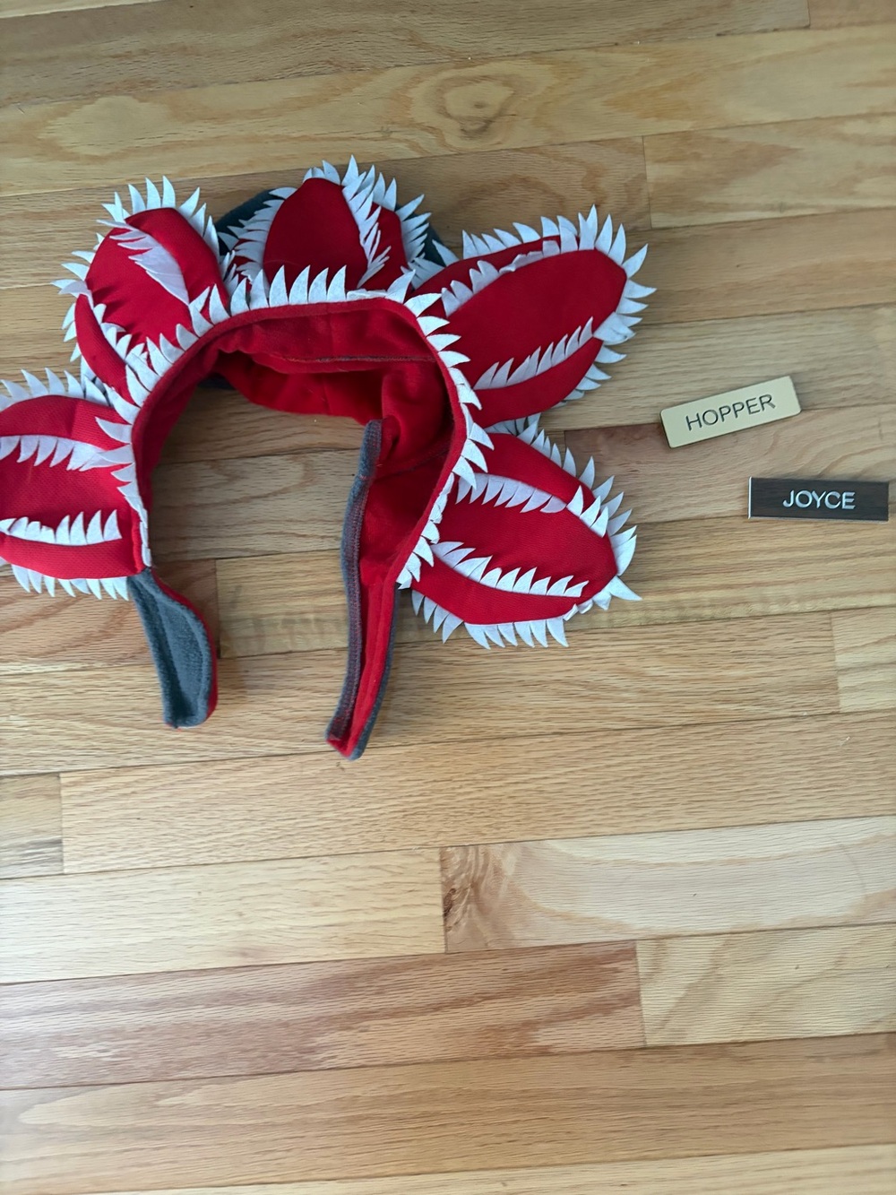 Stranger Things Costumes - Picture 11 of 11